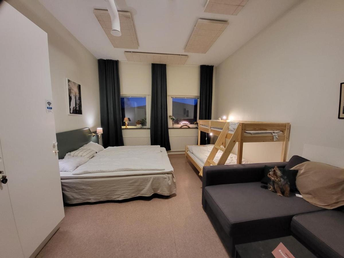 Karl Gustav Kg Sleepover & Staellplats מראה חיצוני תמונה