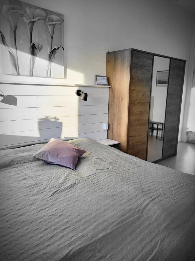 Karl Gustav Kg Sleepover & Staellplats מראה חיצוני תמונה
